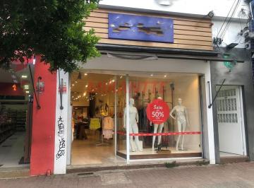d2f1aac4967bc9dd2621d217452096b6.jpg · Comercial de 200m²