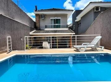 Casa de 3 quartos, São Paulo · Lindo sobrado no Horto, 3 suítes, piscina com área gourmet, 4 vagas de garagem