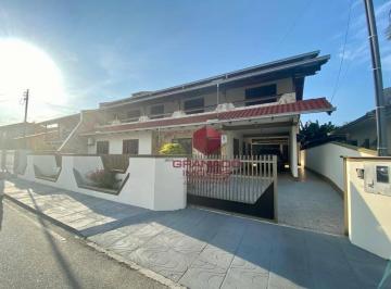 dcdb1fb7d42078213cdfc31eaa77e37ffa60a217 · Casa à venda, 368 m² por R$ 1.800.000,00 - Amizade - Jaraguá do Sul/SC