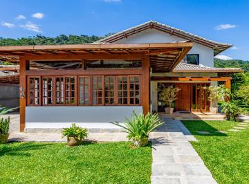 Casa · 390m² · 4 Quartos · 3 Vagas · Casa com 4 quartos em condomínio no Comary, Teresópolis.
