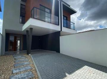 Casa · 128m² · 3 Quartos · 2 Vagas · Sobrado à venda no bairro Floresta - Joinville/SC