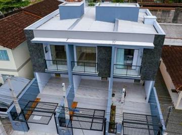 Casa · 110m² · 2 Quartos · 2 Vagas · Sobrado à venda no bairro Costa e Silva - Joinville/SC