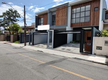 Casa · 129m² · 3 Quartos · 2 Vagas · Sobrado à venda no bairro Saguaçu - Joinville/SC