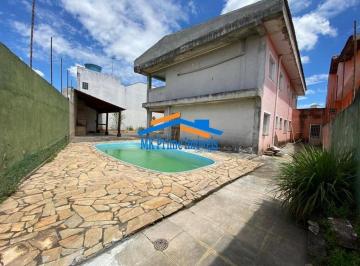 Casa · 500m² · 6 Quartos · 12 Vagas · Casa com 6 dormitórios sendo 5 suítes e 6 vagas de garagem.