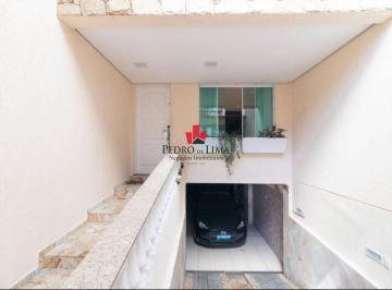 Casa · 200m² · 3 Quartos · 3 Vagas · Sobrado no Tatuapé, reformado, localizado a 2 quadras do metrô Carrão, 3 suítes e 3 vagas.