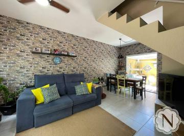 Casa · 70m² · 2 Quartos · 1 Vaga · Sobrado à venda com 2 quartos no bairro Gaivota 