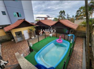 Casa · 526m² · 4 Quartos · 4 Vagas · Casa no Bairro Santa Cecília, Barbacena, MG, com piscina