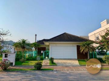 93a755963a493ab44b4448c3ff3633d4bb8496bd · Casa para locação anual com 3 suítes, piscina e quintal no Jardim Nova Cachoeira