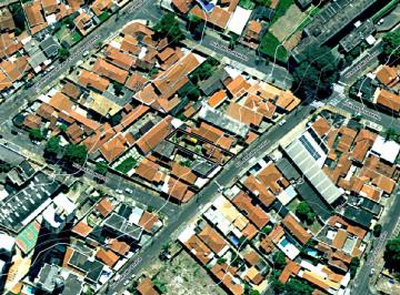 Casa de 2 quartos, Campinas · Casa Antiga para Venda em Terreno de 388,40m no JD Chapadão - Campinas SP.