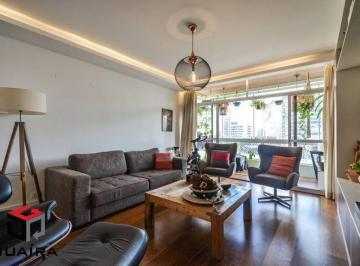 Apartamento · 182m² · 4 Quartos · 2 Vagas · Apartamento de 182m² com elevador, em Moema à venda.
