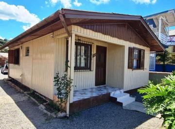 Casa · 74m² · 3 Quartos · 2 Vagas · Vende-se casa com 3 dormitório a certa de 5 minutos da Catedral de Pedra