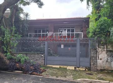 cb3912e9cd79d9d14727822642b0cb21.jpg · Sobrado de 228m² com 4 quartos