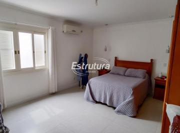 Suíte Primeiro andar · Casa 3 dormitórios