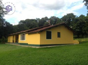 f94c4d763cab9991c45a8978479355bada8b4a63 · Chácara com 4 dormitórios à venda por R$ 550.000,00 - Perímetro Urbano - Sarapuí/SP