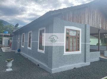 Rural · 8300m² · 4 Quartos · 2 Vagas · Sítio em Pirabeiraba, com 8.300 m², escriturado, com rio, ampla residência, analisa permuta parcial