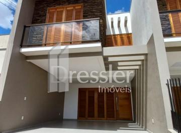 Casa · 132m² · 3 Quartos · 2 Vagas ·
Sobrados - 3 dormitórios - Moinhos