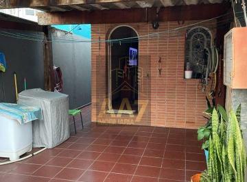 Casa · 220m² · 4 Quartos · 2 Vagas · Casa a Venda na Vila Universitária