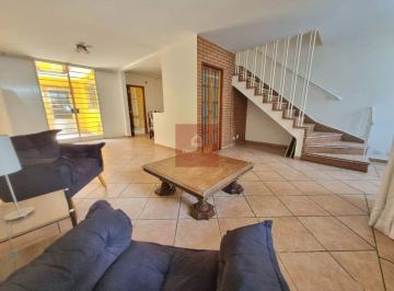 Casa · 180m² · 4 Quartos · 2 Vagas · Viva com Estilo no Coração do Itaim! Casa de Vila com 180m²