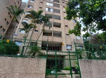 Foto 01 · Apartamento na Mooca com 1 dormitório, vaga de garagem, 2 banheiros, vista panorâmica de São Paulo.