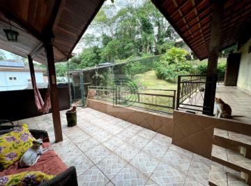 Casa · 220m² · 4 Quartos · 4 Vagas · Casa térrea em condomínio fechado, integrada a beleza da natureza.
