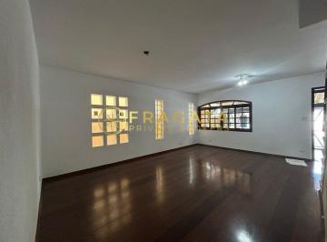 Casa · 138m² · 3 Quartos · 2 Vagas · Sobrado Brooklin com 3 dormitórios, sendo 01 suite e 02 vagas.