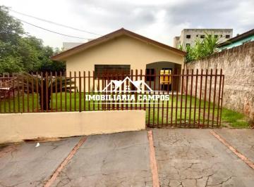 Casa · 496m² · 4 Quartos · 4 Vagas · CASA COM MÓVEIS PLANEJADOS PRÓXIMO AO CENTRO DE TOLEDO - PR
