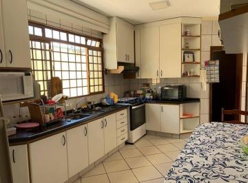 420690cf07923db9da4d2d47f9f7a650d2a33e08 · Casa com 3 quartos à venda, 230 m² por R$ 1.290.000 - Zona 08 - Maringá/PR