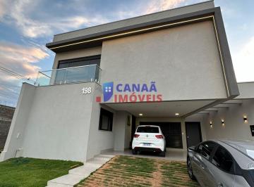 Casa · 214m² · 4 Quartos · 2 Vagas · Casa de luxo Condomínio Raros 4 quartos 3 suítes