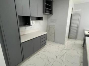 Apartamento · 70m² · 2 Quartos · 1 Vaga · Edifício Samambaia - Apartamento com 70m², perto do Parque Mãe Bonifácia, todo reformado