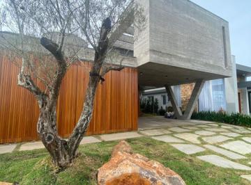 551388.jpg · Casa 4 Dormitórios - Bairro Reserva das Aguas