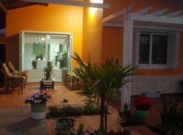 710506.jpg · Casa 3 Dormitórios - Bairro Itapeva