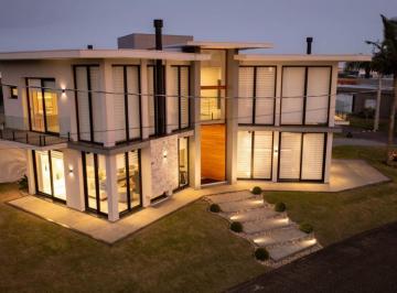 902375.jpg · Casa 5 Dormitórios - Bairro Itapeva