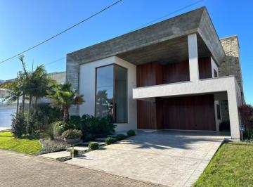 780819.jpg · Casa 4 Dormitórios - Bairro Itapeva