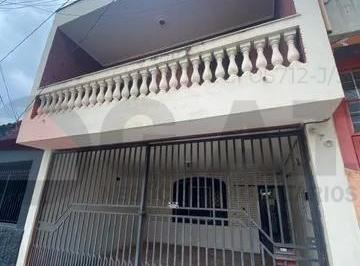 Foto 01 · Casa à Venda em Sorocaba-SP, Centro: 4 quartos, 1 suíte, 2 salas, 2 banheiros, 2 vagas, 160m²!