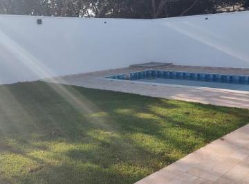 Casa · 186m² · 4 Quartos · Excelente casa a venda em Boituva, sendo sala/cozinha conjugada, quatro dormitórios sendo suites, co
