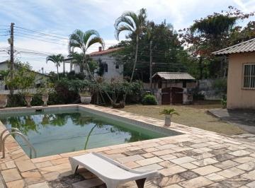 Casa de 3 quartos, Araruama · Ótima casa na Pontinha em Araruama RJ., em terreno de esquina, rua calçada.