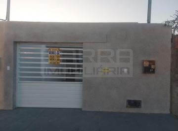 casa-a-venda-com-3-4-sendo-1-suite-na-barra-dos-coqueiros-7981400222.jpeg · Casa à venda com 3/4 sendo 1 suíte na Barra dos Coqueiros