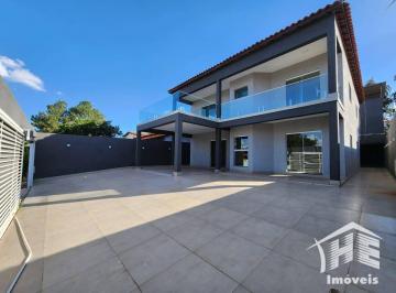 Sobrado com piscina e churrasqueira · Sobrado com piscina e churrasqueira