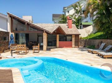 6 · Casa de 289,57m² com 4 quartos sendo 2 suítes no João Paulo