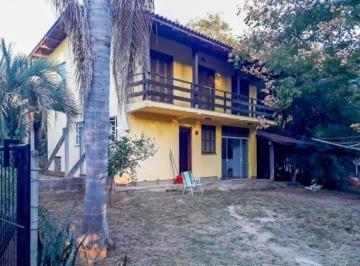 Casa · 135m² · 3 Quartos · 3 Vagas · Linda Casa em meio a natureza!