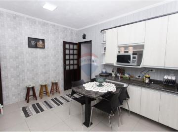 Casa · 200m² · 3 Quartos · 2 Vagas · sobrado 3 dormitórios - Bom Clima - Próximo da prefeitura