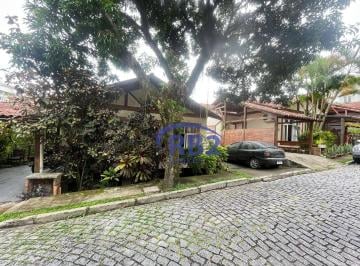 44fab3f0da4d009078e1470739747565baf55730 · Casa em condomínio fechado em Santa Rosa com lazer completo