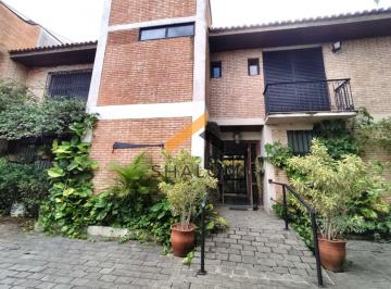 Casa · 230m² · 5 Quartos · 2 Vagas · Lindo Sobrado de Frente para a Praça no Jardim Previdência