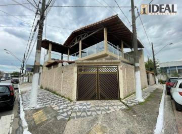 289da04e11a1c791327fea65f0e6ad5667b812c1 · Excelente sobrado , com sala 02 ambientes,02 quartos , ótima cozinha , amplo espaço gourmet na parte