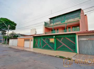 Casa de 5 quartos, Samambaia · QR 320, SAMAMBAIA-SUL - LINDO SOBRADO – ACEITA FINANCIAMENTO E FGTS