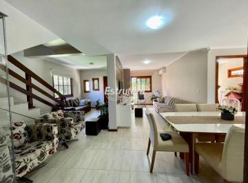 Casa · 150m² · 3 Quartos · 3 Vagas · "Deslumbre-se: Casa Excepcional no Parque Pinheiro, um Refúgio de Estilo e Confo