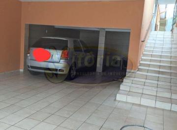. · SOBRADO COM 3 CASAS
