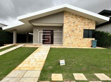 Casa · 450m² · 3 Quartos · 3 Vagas · Casa com 3 Quartos - 1 suíte no Condomínio Santa Felicidade