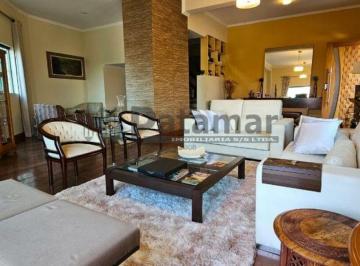 Casa · 289m² · 4 Quartos · 4 Vagas · Casa dos Sonhos em local Privilegiado