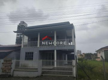 Casa · 180m² · 4 Quartos · 6 Vagas · Sobrado em  Itacolomi  - Itacolomi - Balneário Piçarras/SC